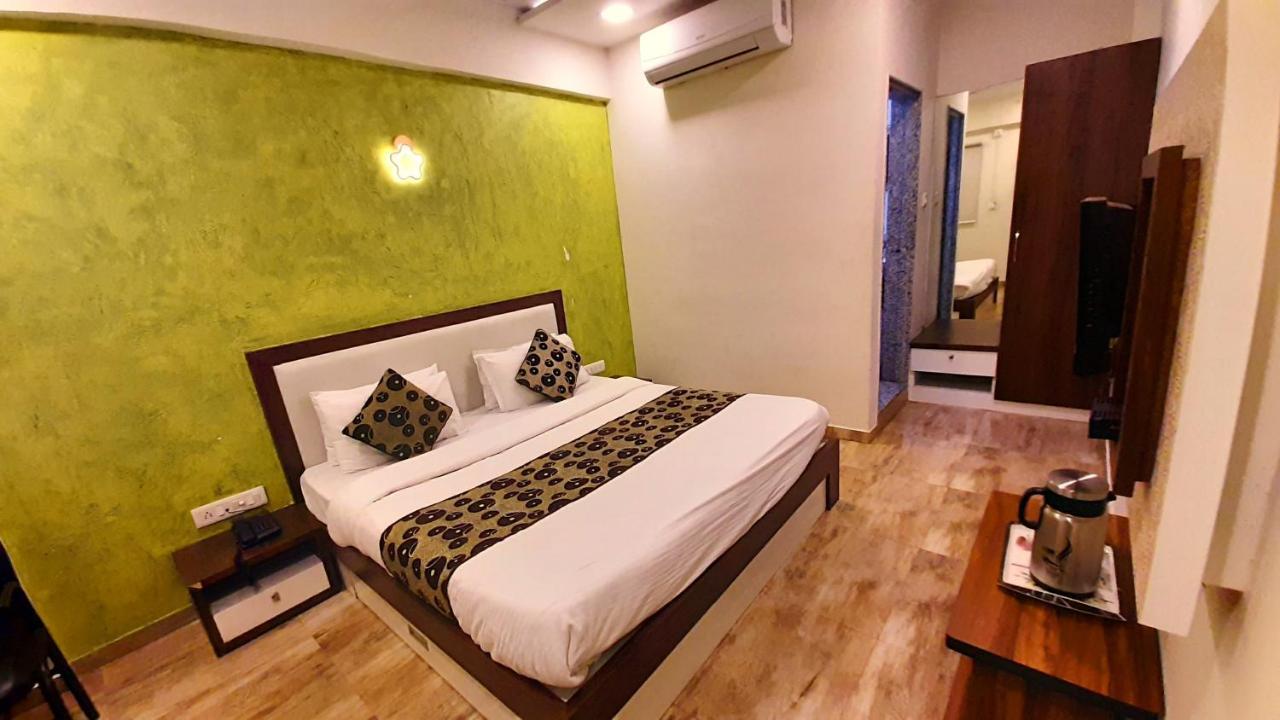 Hotel Tulip Plaza Ahmedabad Extérieur photo