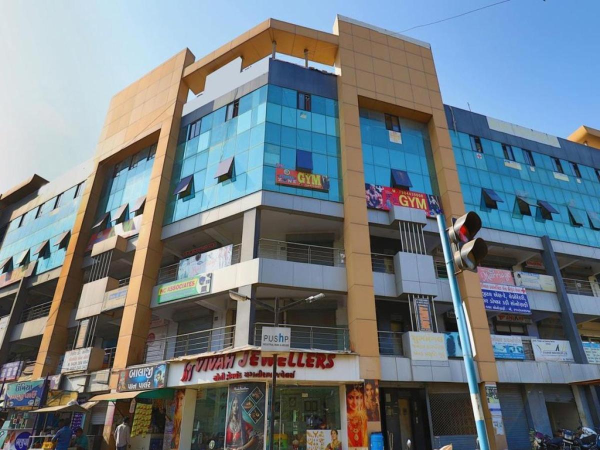 Hotel Tulip Plaza Ahmedabad Extérieur photo